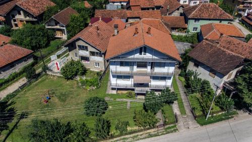Kuća za odmor ŽIVKOVIĆ - STRMOSTEN