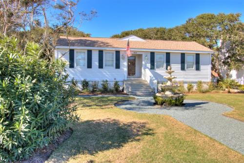 Kure Cottage by Carolina Beach Realty