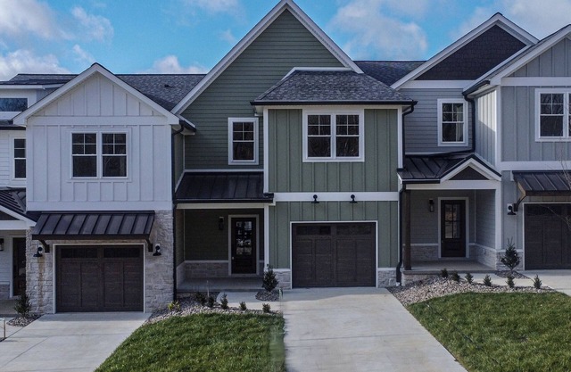 KY Lake townhome in upscale community, minutes from dining & activities.