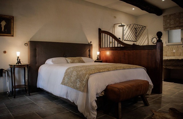 L'Ecurie charming room near Pézenas