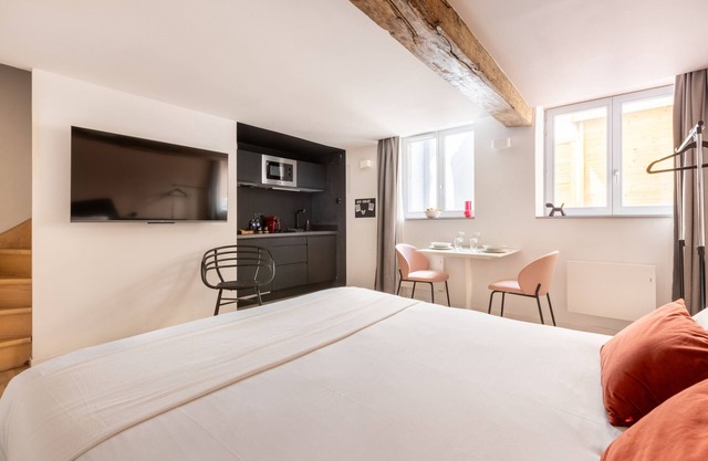 La Citadelle, backyard duplex apartment