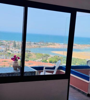 La coline vue sur mer Uniquement les familles