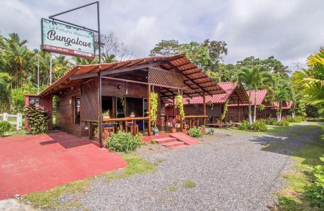 La Fortuna Waterfall Bungalows
