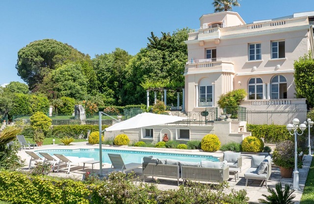 La Gloriette d'Azur, swimming pool and sauna with sea view