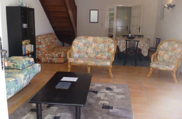La Grange - Beautiful restored stone Farmhouse in secluded French hamlet