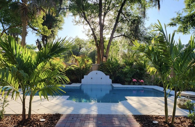 La Maison Musique, Romantic French pool Villa, Downtown Mt. Dora, sleeps 12,pets