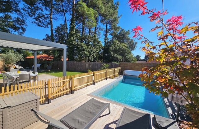 La Parenthèse Familiale - house with swimming pool between beach and forest