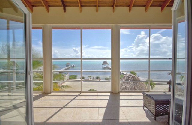 La Perla Azul Beach House