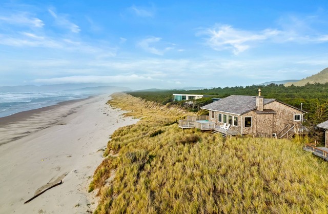 la Playa Luna #175 - Family sized home on the beachfront in Tierra Del Mar