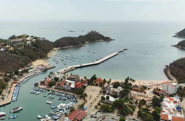 La Playa Suites