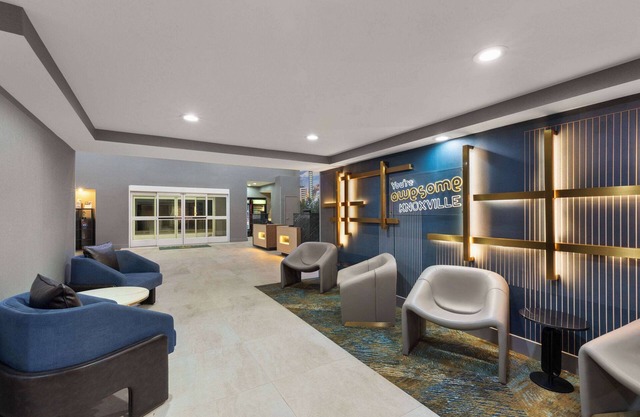 La Quinta Inn & Suites by Wyndham Knoxville Papermill