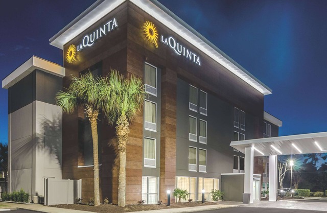 La Quinta Inn & Suites by Wyndham Myrtle Beach - N Kings Hwy