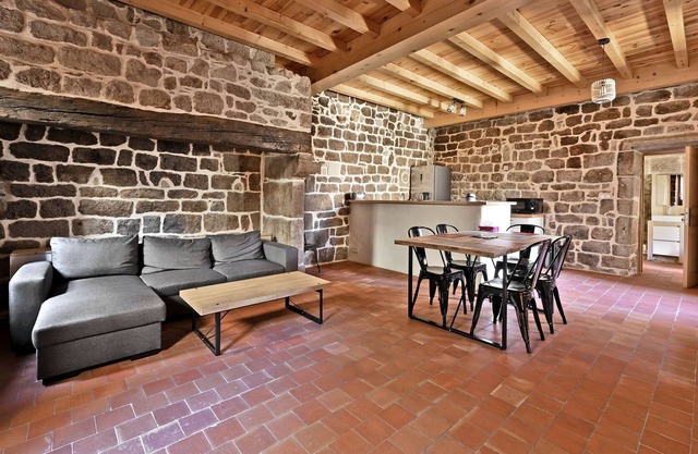 La Tour de Montréal - One Bedroom House, Sleeps 4