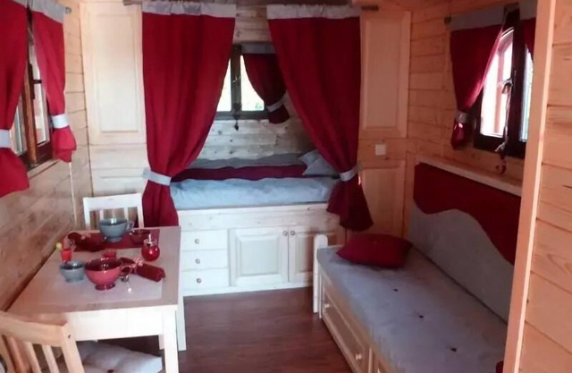 La Treille campsite* - 2 room trailer 2/3 people Air conditioned