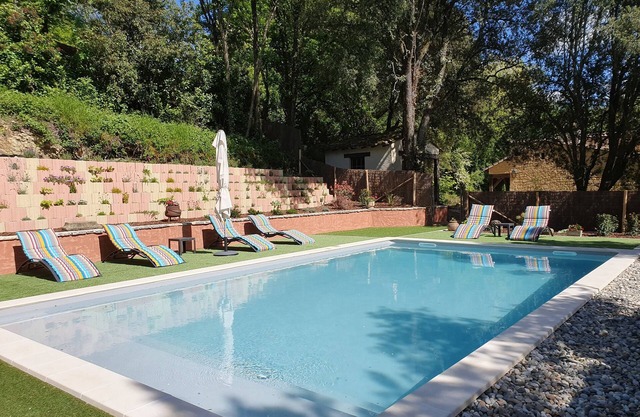 LA VILLA DES HAUTS DE SARLAT 1.5 km FROM THE HISTORIC CENTER Sleeps 6 to 10