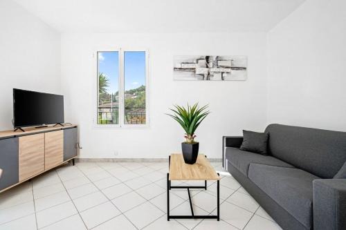 LA VILLA JULIA - Calme - Spacieux - Parking Privé - Climatisation
