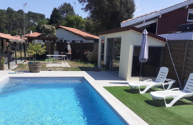LABENNE south Landes, private pool. Ideal surf or rest Internet