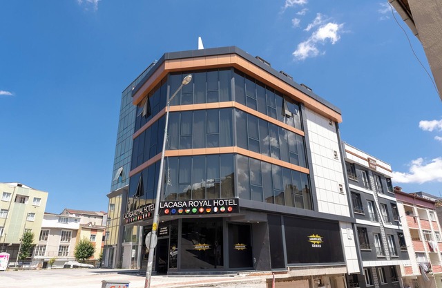 Lacasa Royal Hotel