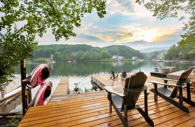 Lake Arrowhead Luxury Lakefront Cottage - Massive Dock- Best View on the Lake