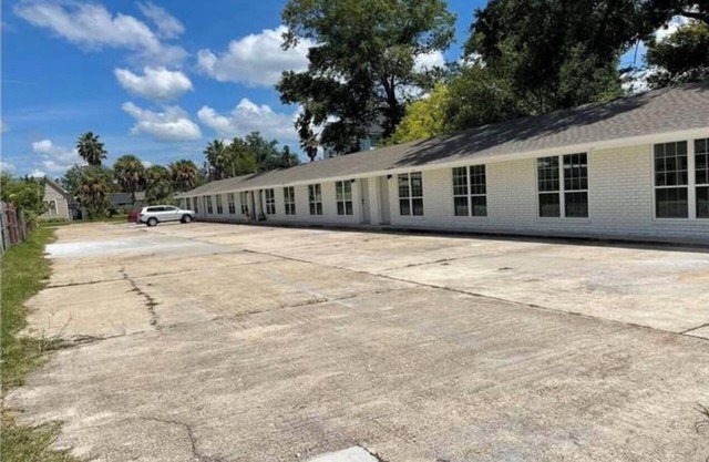 Lake Charles Historical District Hideaway