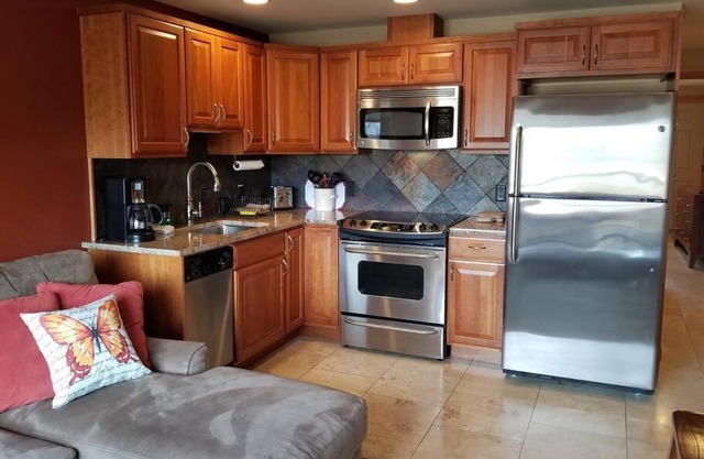 Lake Chelan View Condo in Downtown near Beach!