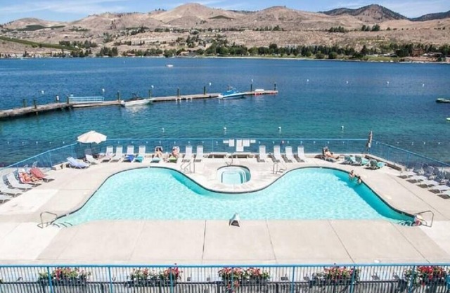 Lake Chelan Waterfront Resort Home- Pool, Boat -STR-0290