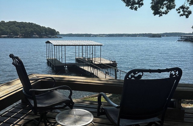 Lake front cabin with private dock. Stunning views! 2br/1.5ba sleeps 6