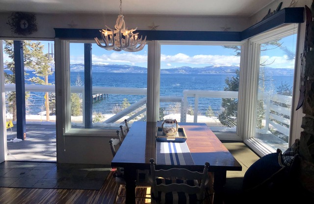 Lake front chalet-incredible view, sleeps 12!
