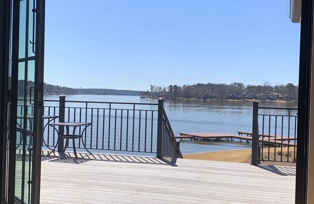 LAKE FRONT - Two mile water view in Reynolds Lake Oconee