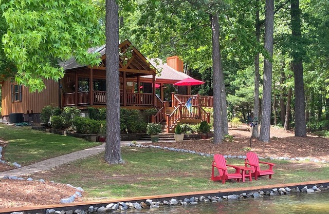 Lake Gaston Cottage - Awesome Wide Cove View with Huge Dock & Kayaks, Canoe