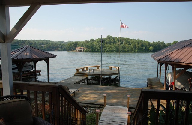 Lake Hamilton Lakefront! Main Channel Large Decks & Boat Dock! Spectacular View!