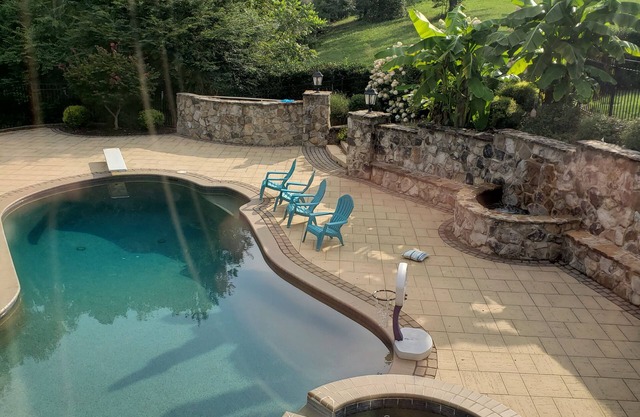 Lake Hickory Estate