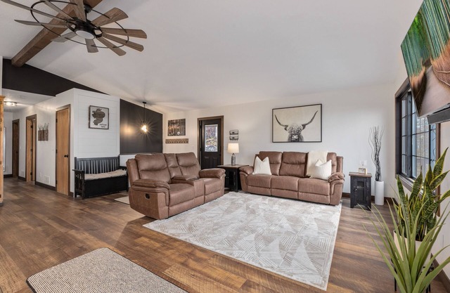 LAKE HOME ON PELICAN! Just a short walk away from food, live music, & golf!