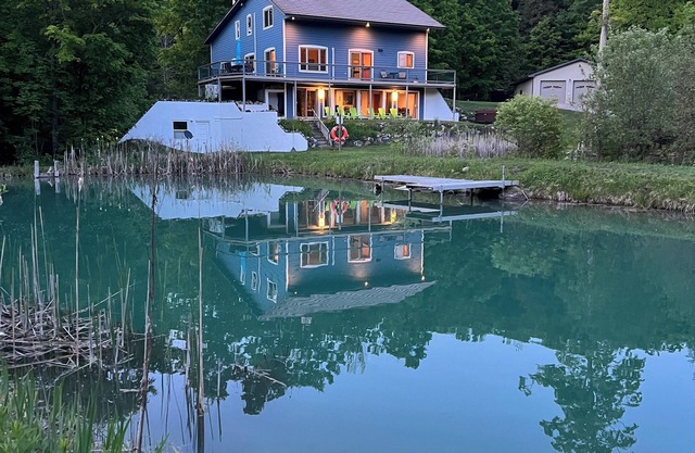 Lake Leelanau Therapy-HotTub/Kayaks/FirePit