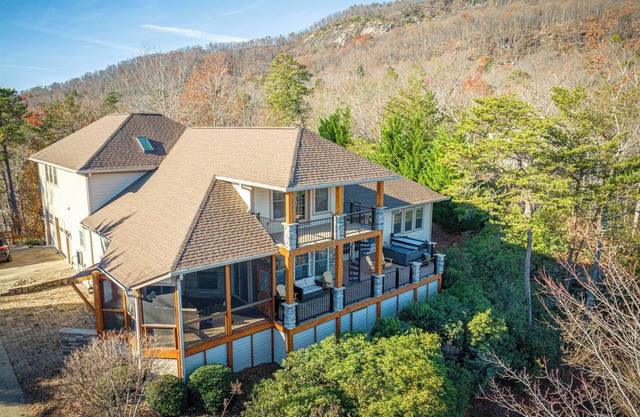 Lake Lure Opens May 2026 Luxury home in Rumbling Bald, Hot Tub, Game Rm