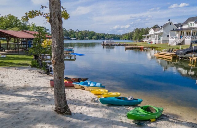 Lake Martin Treasure! Views Sandy Beach Amenities