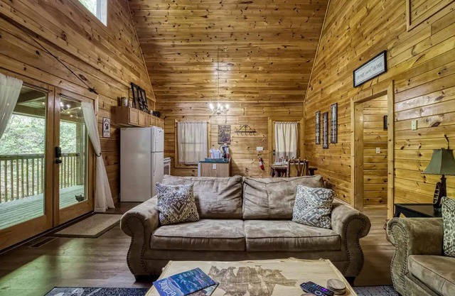Lake Mountain Cabin w Pool Game Room Hot Tub