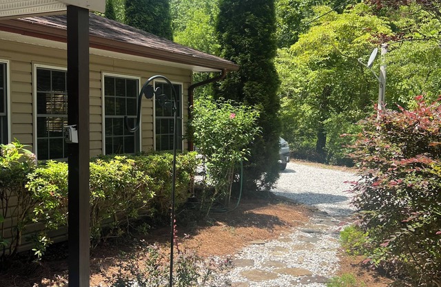 Lake Mtn view! Near Tail of the Dragon, Nantahala Outdoor Ctr, Hot Tub, Pets OK