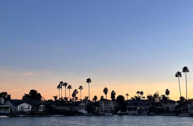 Lake Retreat House in Discovery Bay