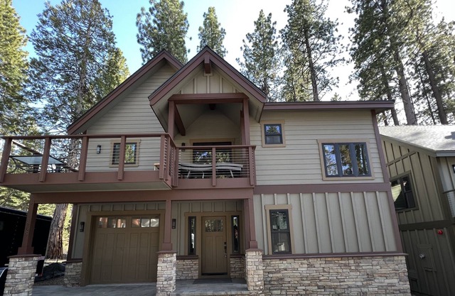 Lake Tahoe Home in National Forest steps from the Lake