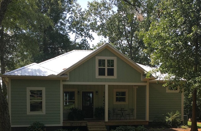 Lake Therapy Cottage On the Water. WIFI