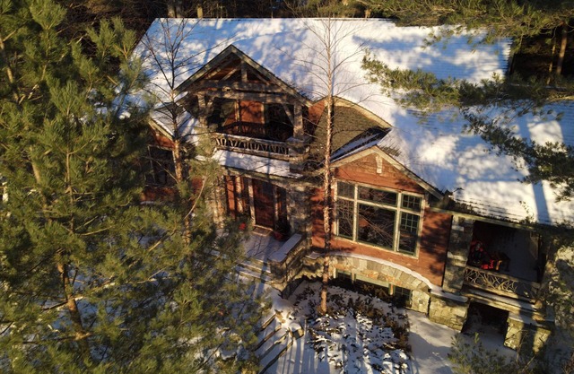Lake View Chalet, enjoy a Luxury Adirondack Retreat with a walk to town location