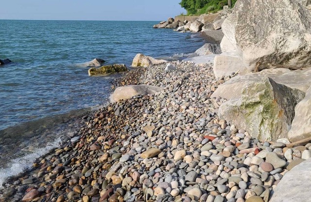 Lake View Home & Private Beach across the road exclusively for Skiff Cottage.