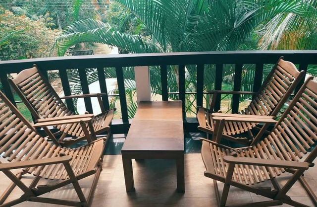 Lake View Homestay