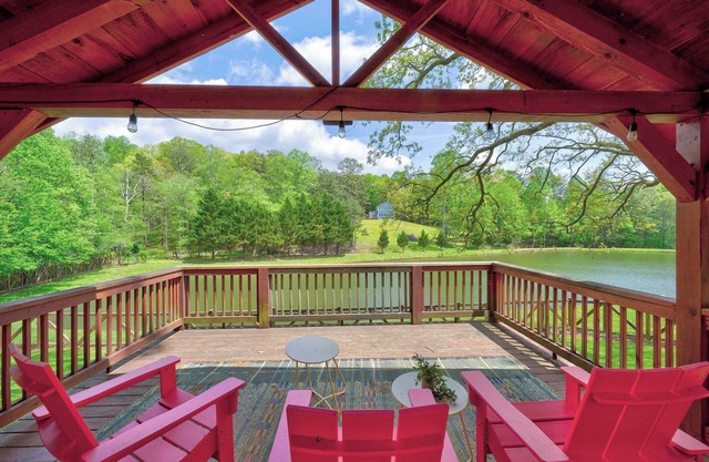 Lake Views | Hot Tub | Fire Pit | Micro Events