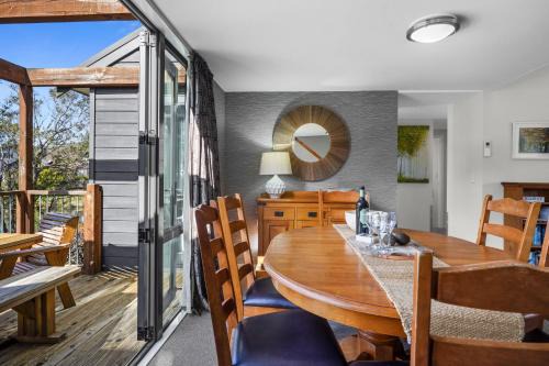 * LAKE VILLA 460 *