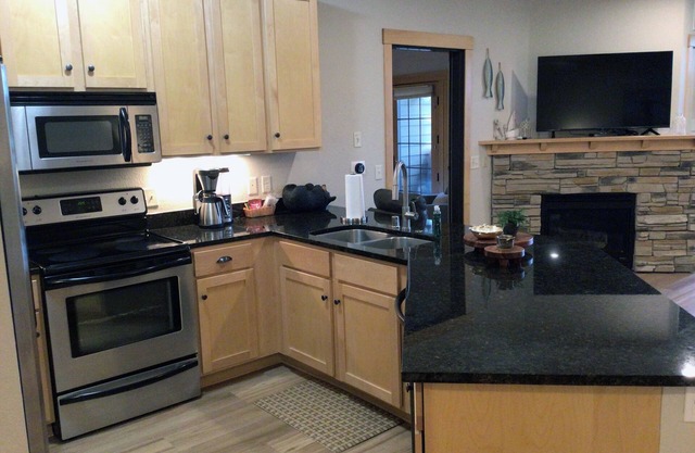 Lakefront 2BR/2BA Condo at Northernaire Resort – Scenic Views & Modern Comfort!