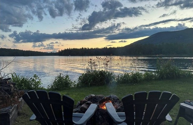Lakefront 3-bedroom, 2-bath house on Moose Pond in Denmark Maine with AC, WiFi