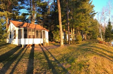 Lakefront Cabin #4 The Crappie in Presque Isle