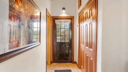 Lakefront Cottage - Family Retreat and Ice Fishing